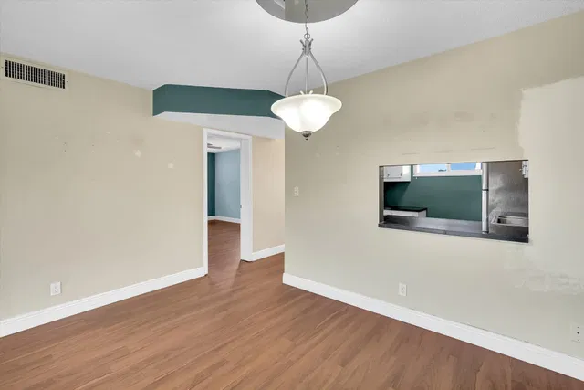 Unit 212 photo 18