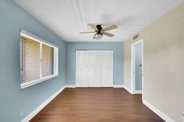 Unit 212 photo 21