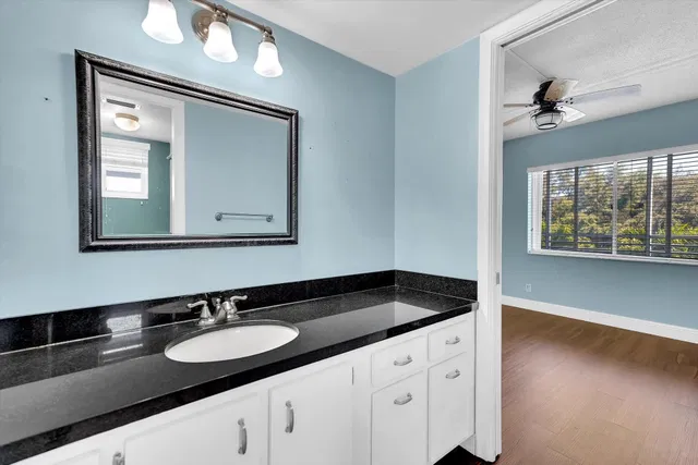 Unit 212 photo 26
