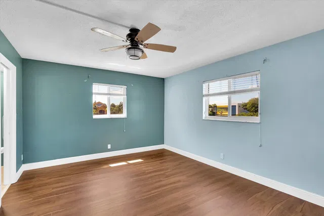 Unit 212 photo 29
