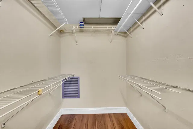Unit 212 photo 32