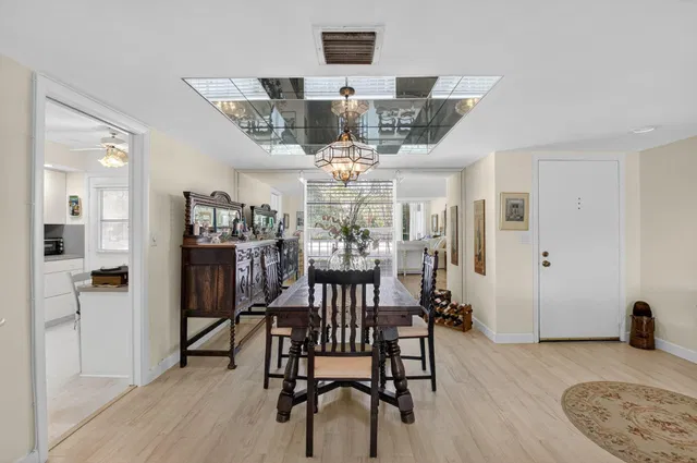 Unit 4205 photo 10