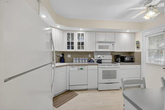 Unit 4205 photo 19