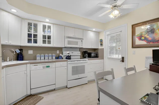 Unit 4205 photo 20
