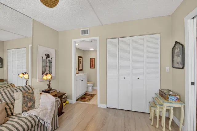 Unit 4205 photo 26