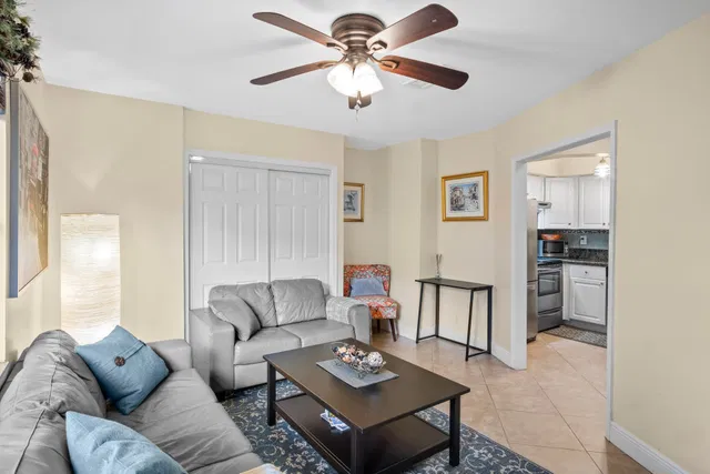 Residence photo 5