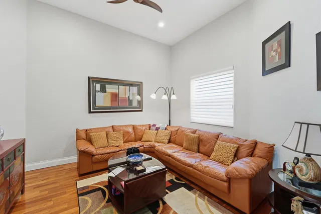 Residence photo 6