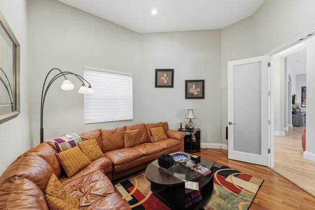 Residence photo 7