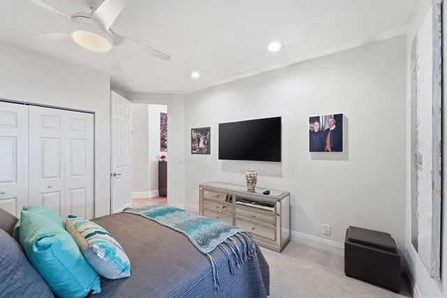 Residence photo 12