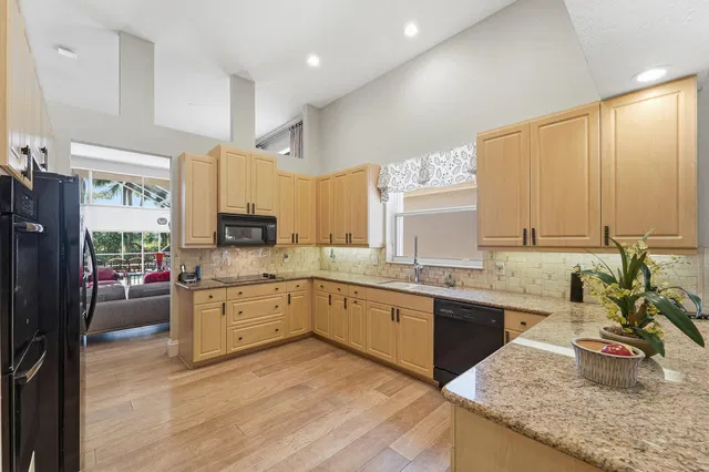 Residence photo 19