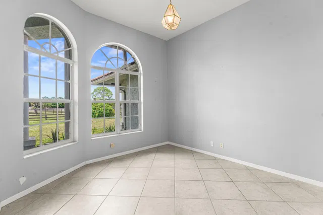 Residence photo 4