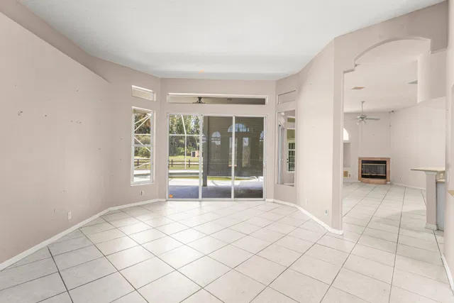 Residence photo 5