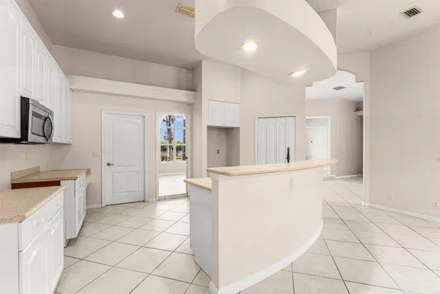 Residence photo 10