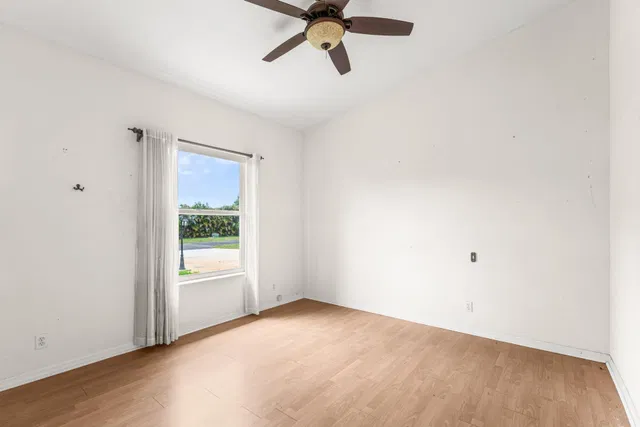 Residence photo 19
