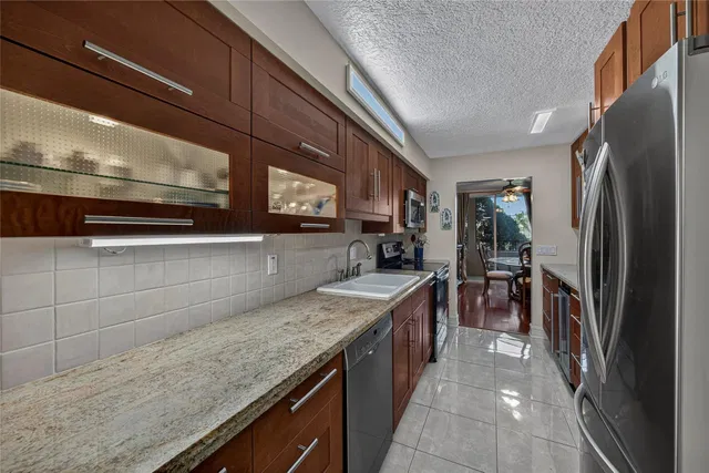 Unit 205 photo 3
