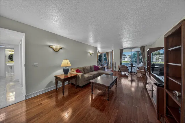 Unit 205 photo 8