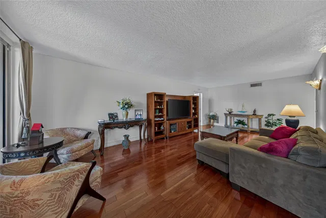 Unit 205 photo 10