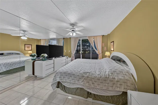 Unit 205 photo 29