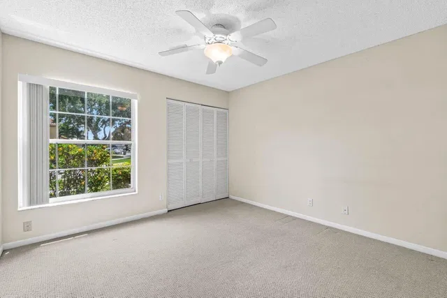 Residence photo 19