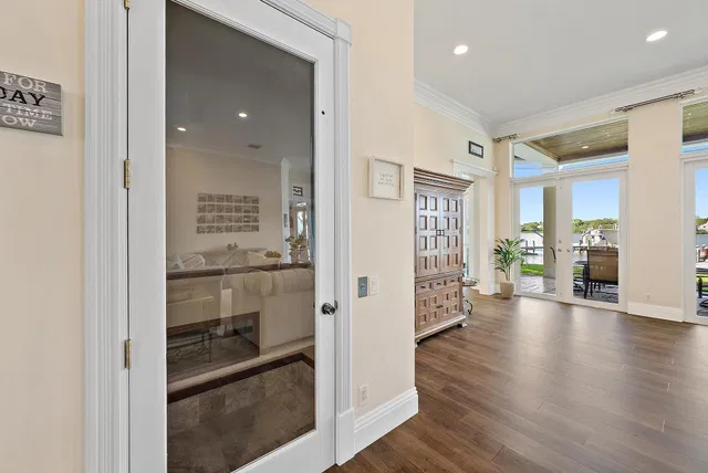 Residence photo 56