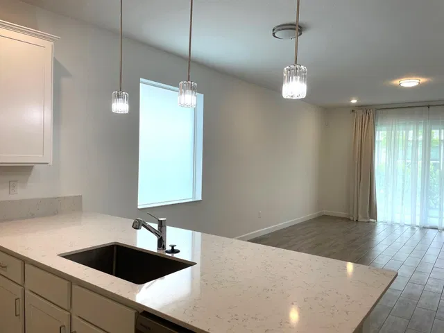  Residence photo 11