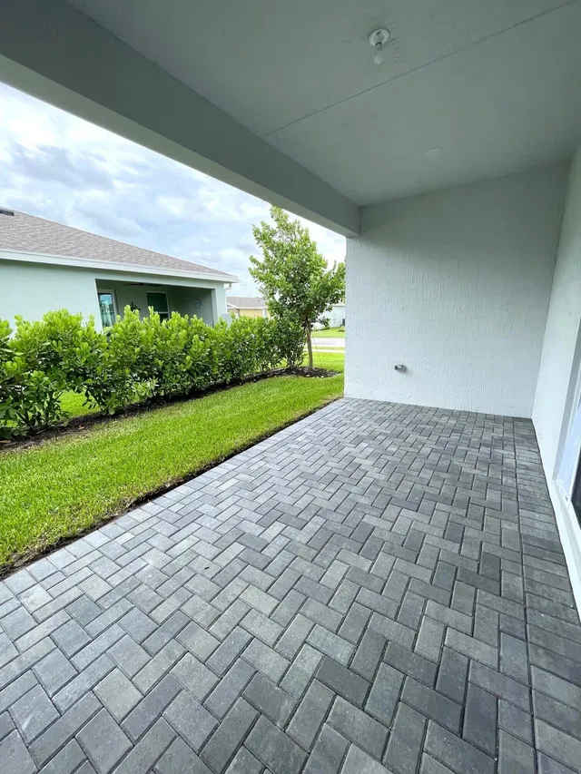  Residence photo 24