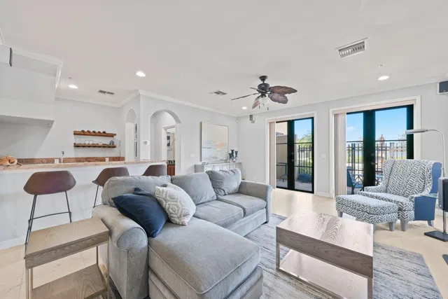 Residence photo 9
