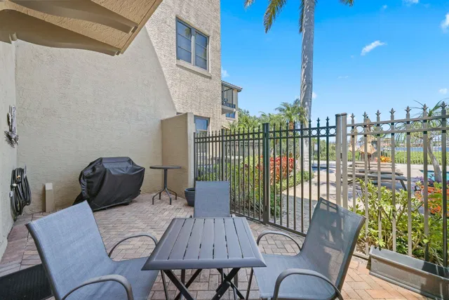 Residence photo 18