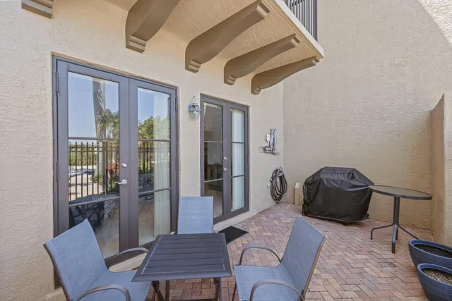 Residence photo 19