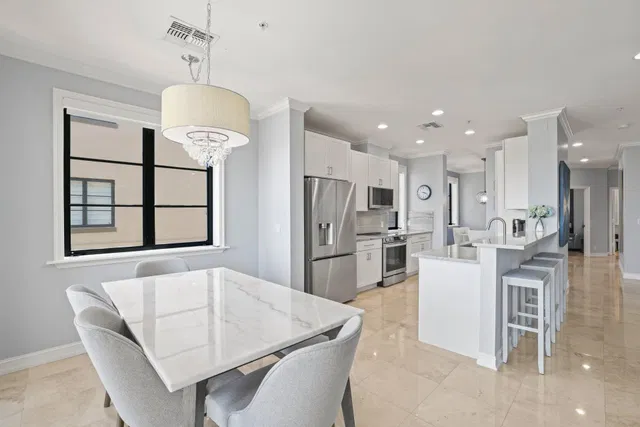 Residence photo 25