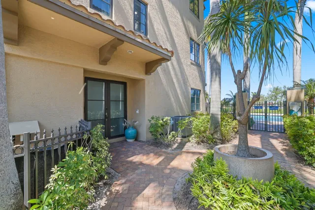 Residence photo 61
