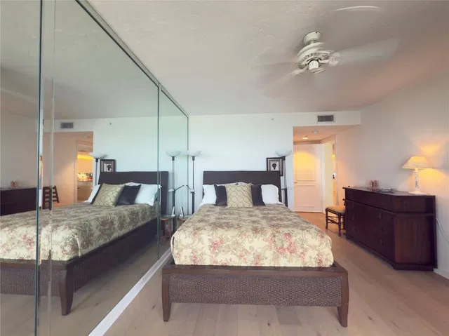 Unit 404 photo 10