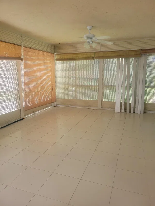  Unit 1311 photo 4