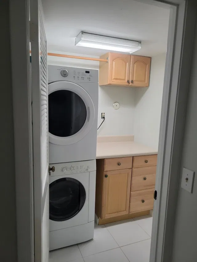  Unit 1311 photo 5