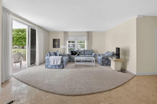 Unit 105 photo 11
