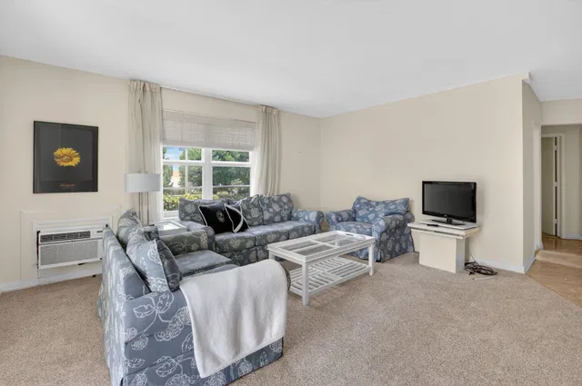 Unit 105 photo 12