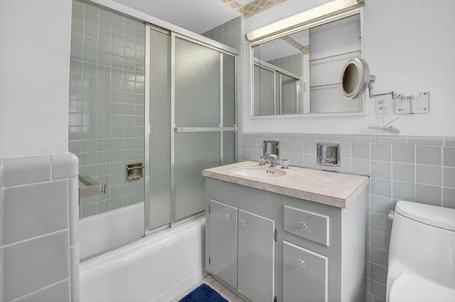 Unit 105 photo 21