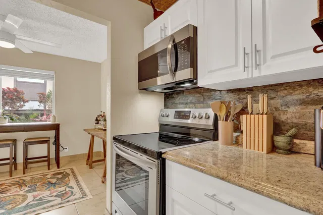 Unit 28 photo 18