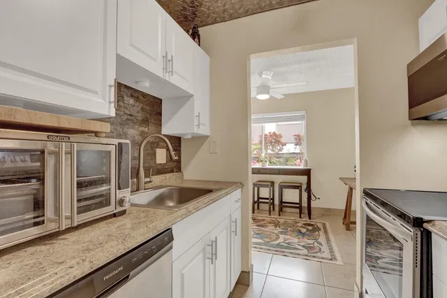 Unit 28 photo 21