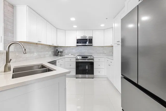 Flagler Pointe Unit 824 photo 9