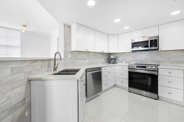 Flagler Pointe Unit 824 photo 10