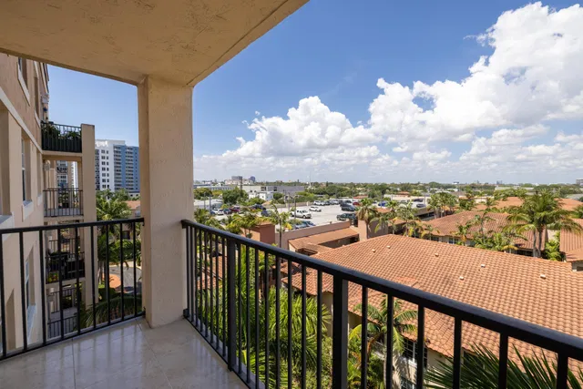 Flagler Pointe Unit 824 photo 34