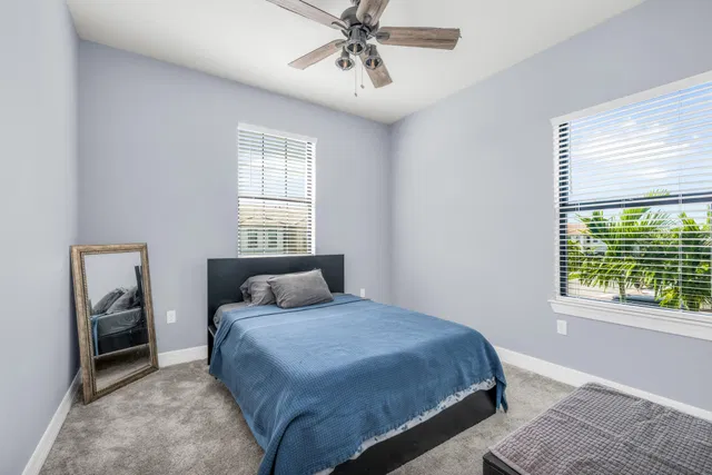 Residence photo 17