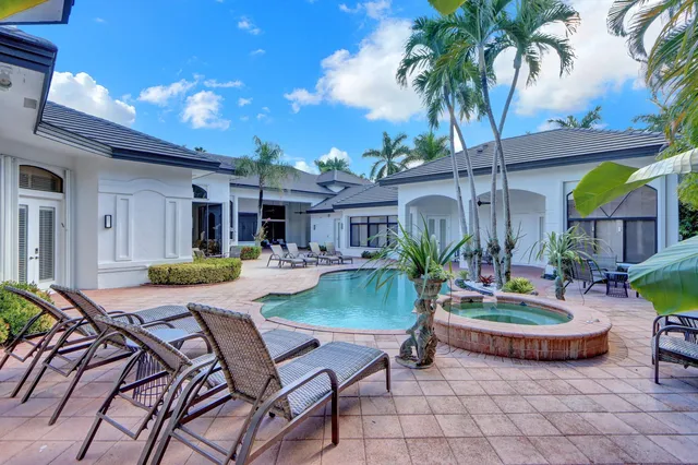 Woodfield Country Club Residence photo 3