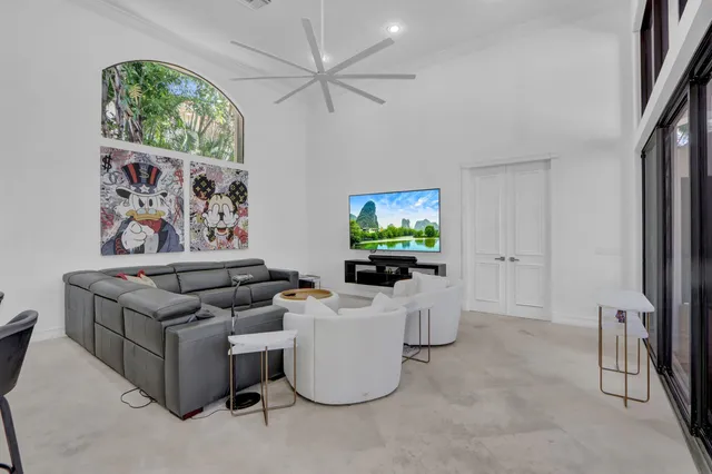 Woodfield Country Club Residence photo 14
