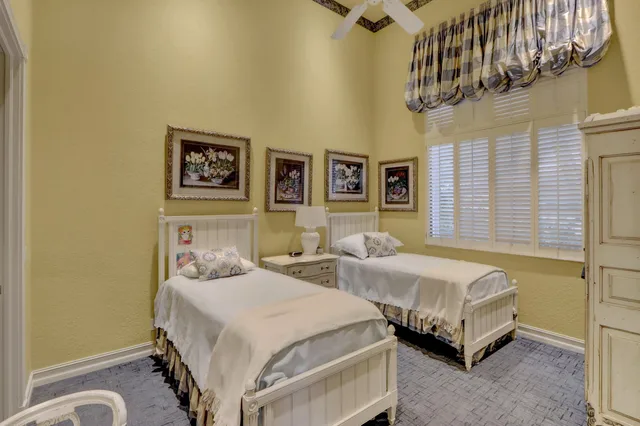 Woodfield Country Club Residence photo 22
