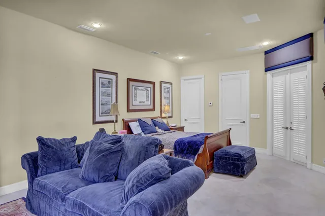 Woodfield Country Club Residence photo 27