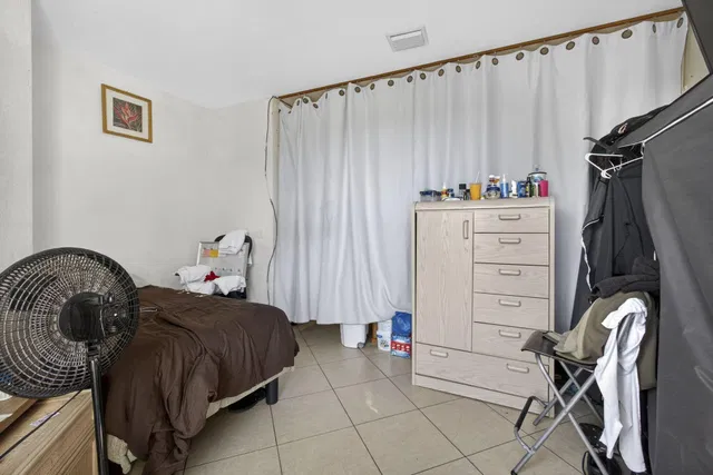 Residence photo 16