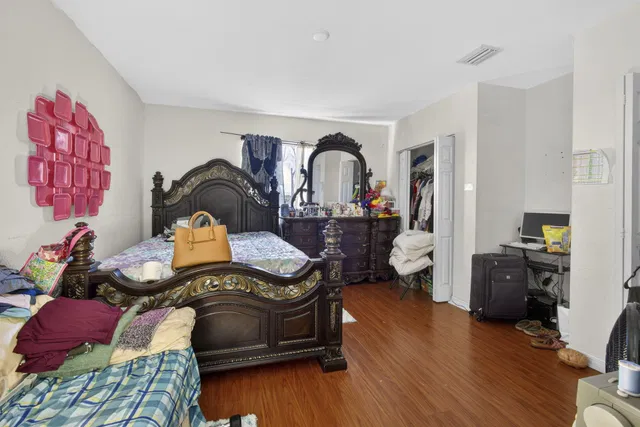 Residence photo 18