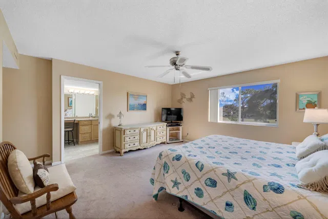 Unit 327 photo 23
